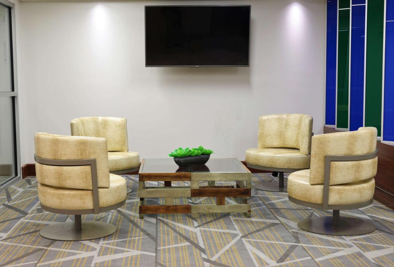 ホテル Doubletree By Hilton Omaha Southwest, Ne エクステリア 写真