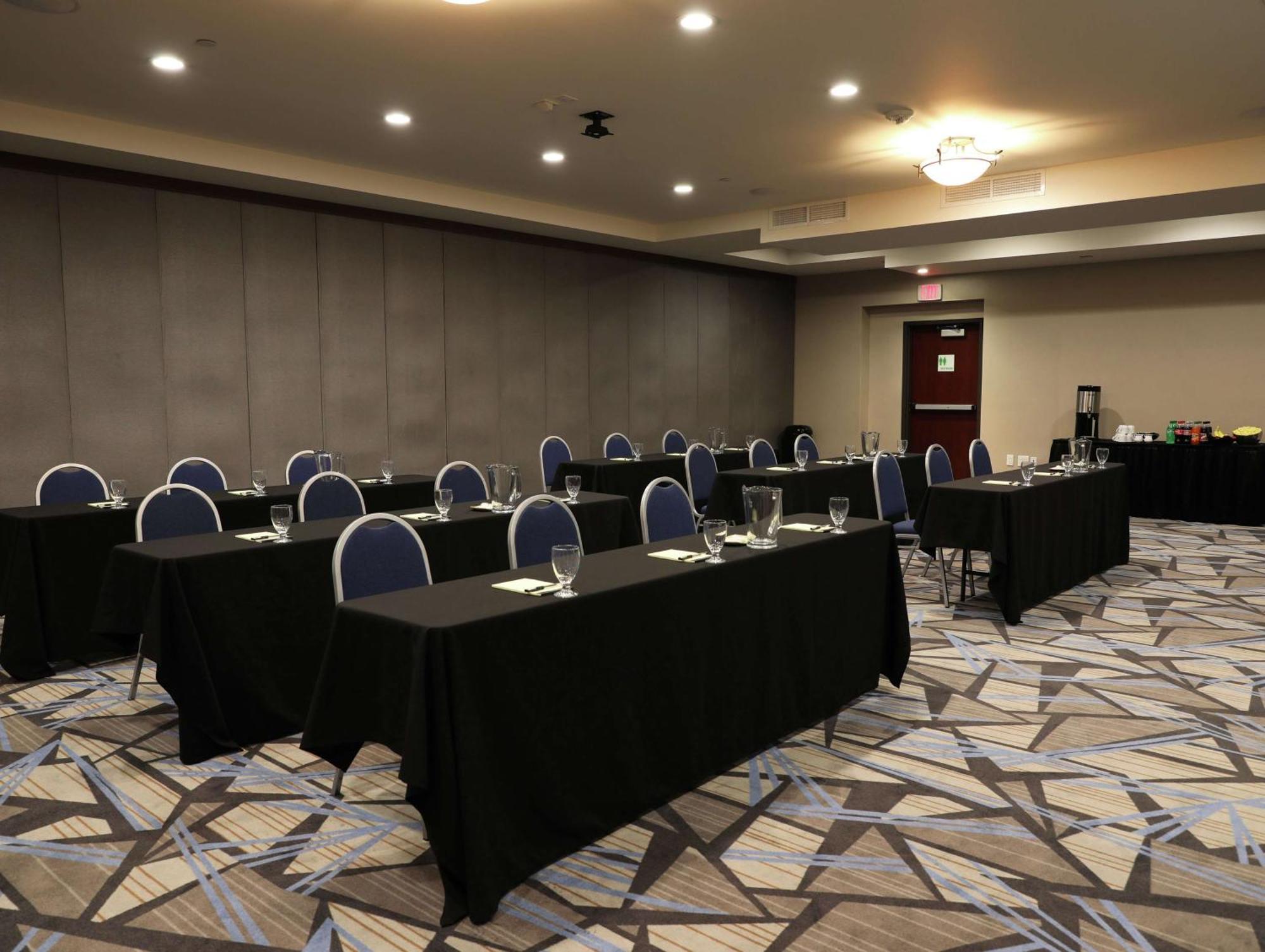 ホテル Doubletree By Hilton Omaha Southwest, Ne エクステリア 写真
