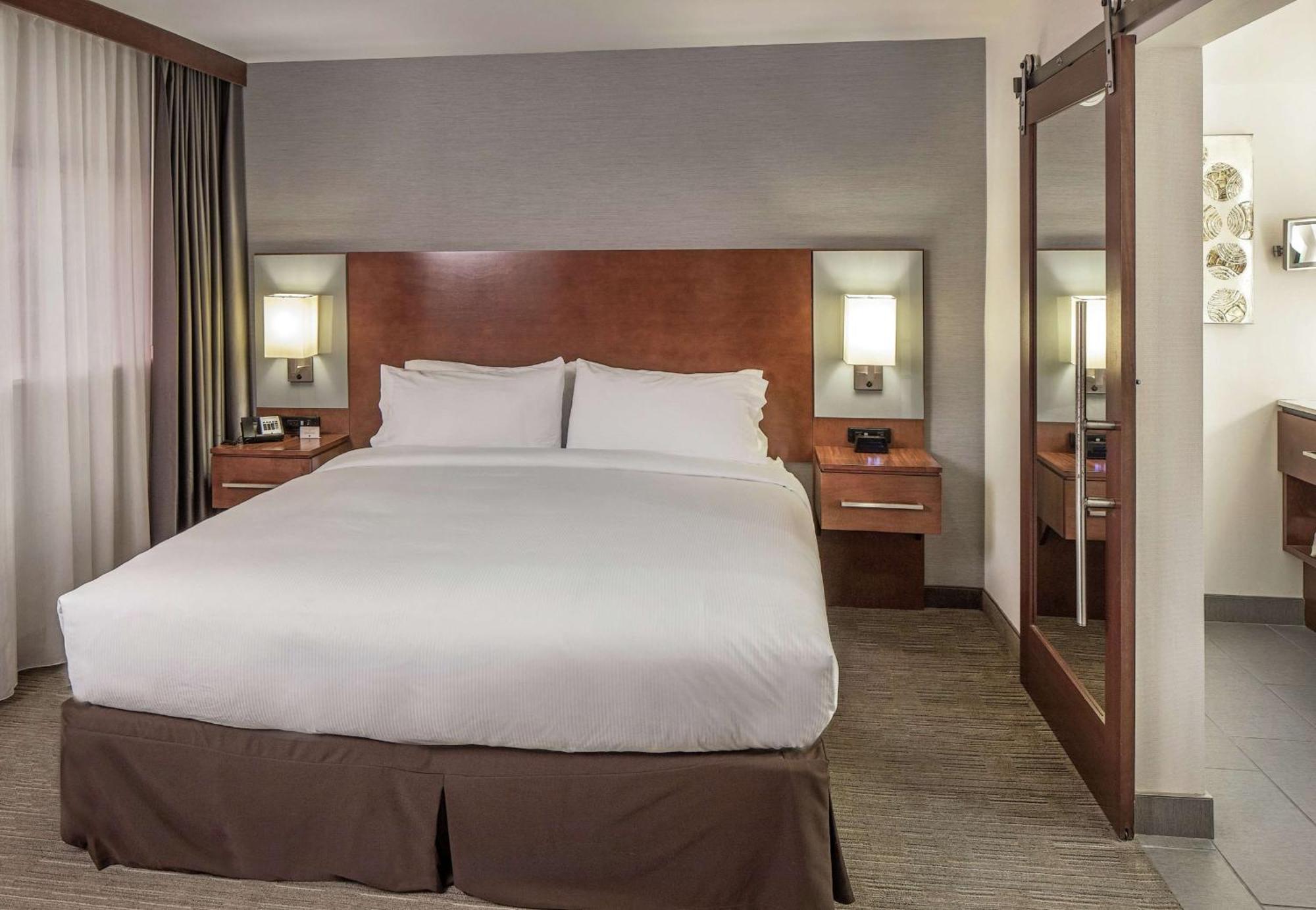 ホテル Doubletree By Hilton Omaha Southwest, Ne エクステリア 写真