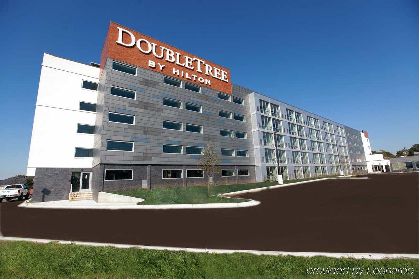 ホテル Doubletree By Hilton Omaha Southwest, Ne エクステリア 写真